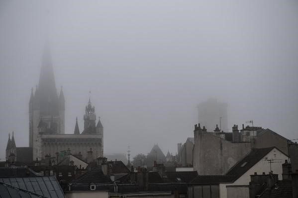 l'atomne et le bien-être lors du brouillard à Dijon